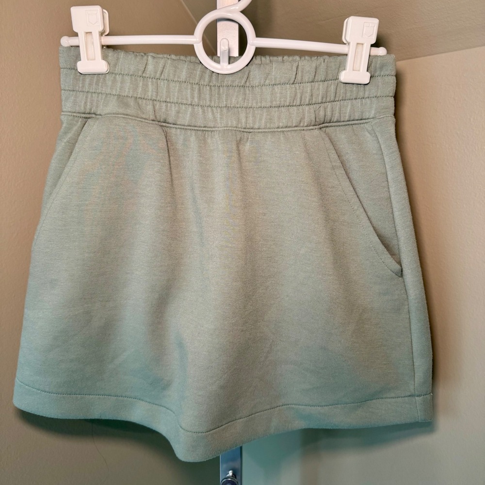 Yogalicious Scuba Zuri Skort Sage Green Athletic Mini Skirt XS Pockets - Picture 4 of 4